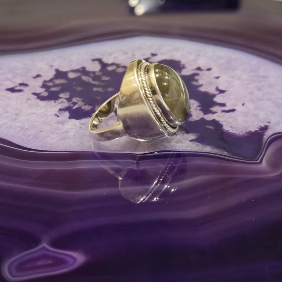 Sterling Silver Vintage Labradorite Ring - Picture 3 of 8